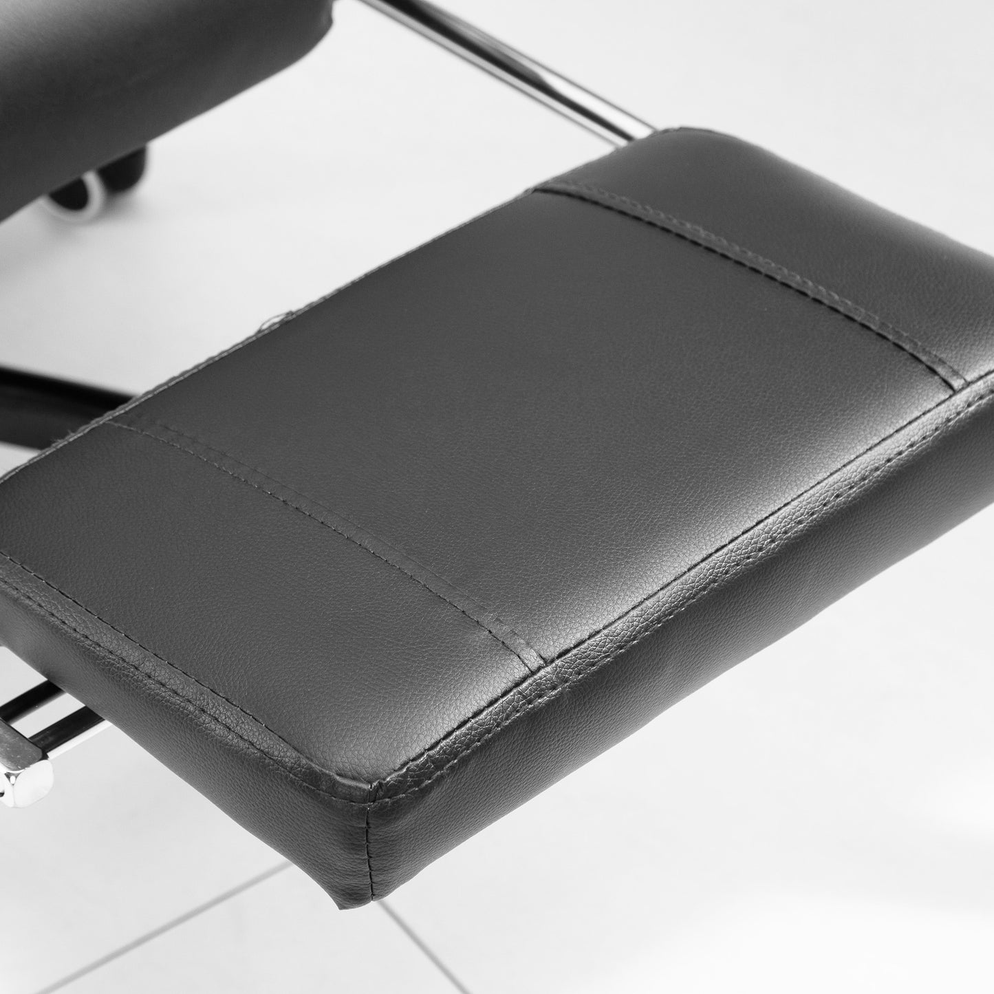 Gray Reclining Office Chair with 7-Point Vibrating Massage and Adjustable Features