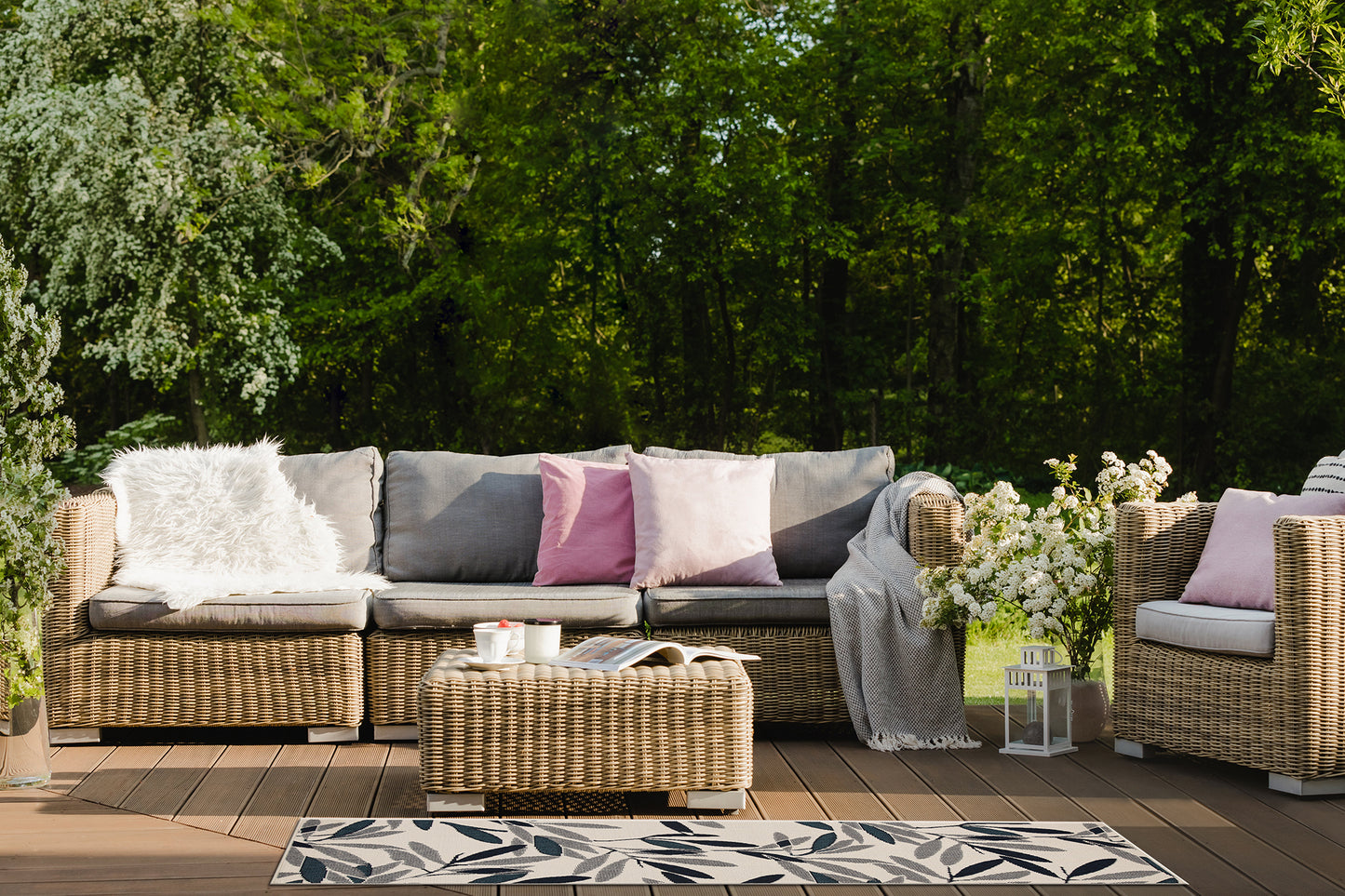 Textured Cut-Pile Modern Area Rug, 5'3" x 7'6", Polypropylene, Indoor/Outdoor, Fade-Resistant Ivory