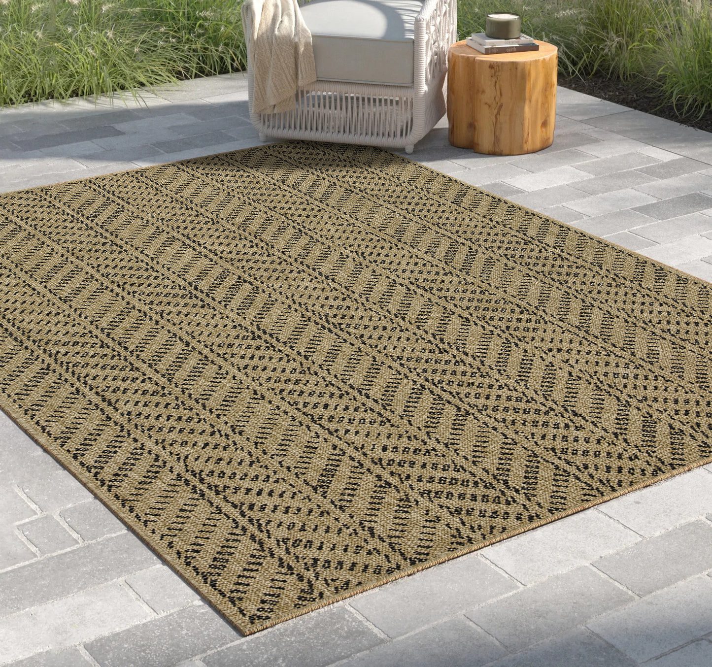 Indoor/Outdoor Flatweave Rug 7'3" x 2'7" - Polypropylene, Stain-Resistant, Easy Clean - Natural and Black
