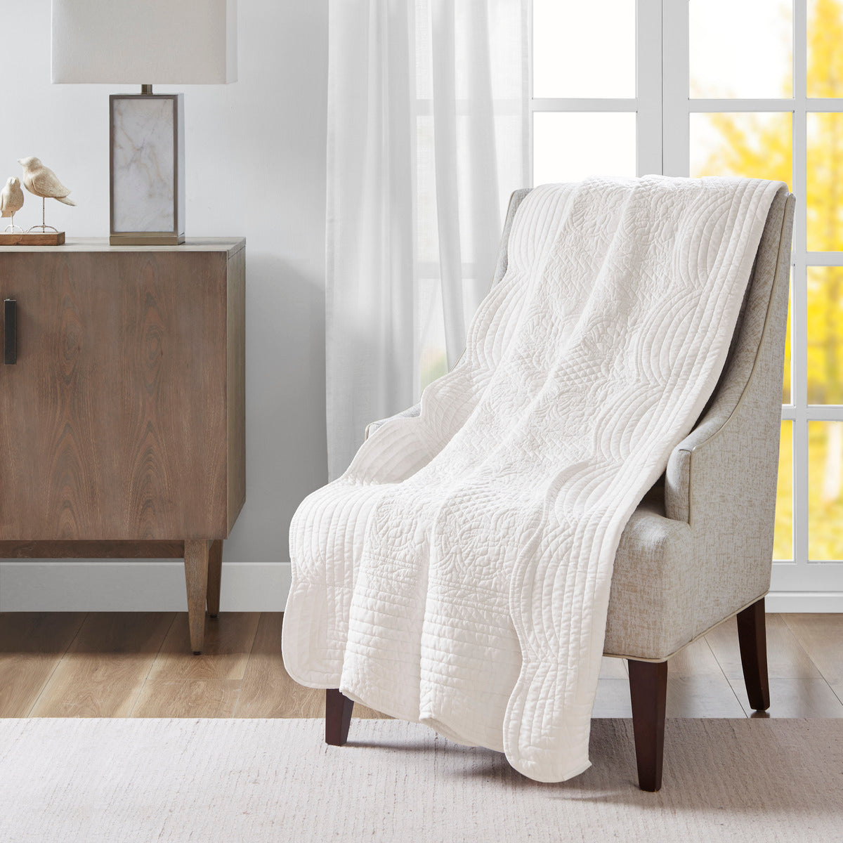 Oversized Quilted Throw with Scalloped Edges 60x72 in Microfiber Face Cotton Fill Prewash Finish White