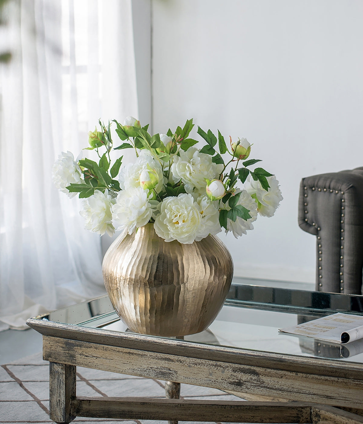 Aluminum Flower Vase, 11 x 11 x 9 Inches, Short Round Chisel-Style Tabletop Decor for Living Room Gold