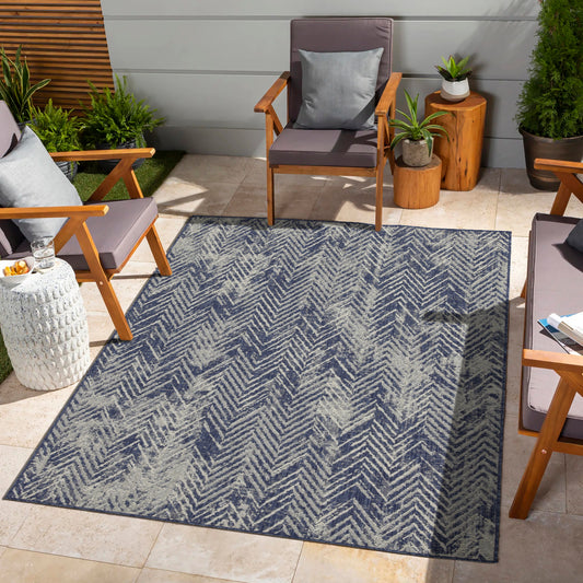 2'7" x 7'3" Indoor/Outdoor Area Rug Polypropylene, Stain-Resistant, Easy-Clean, Kid & Pet Friendly Blue