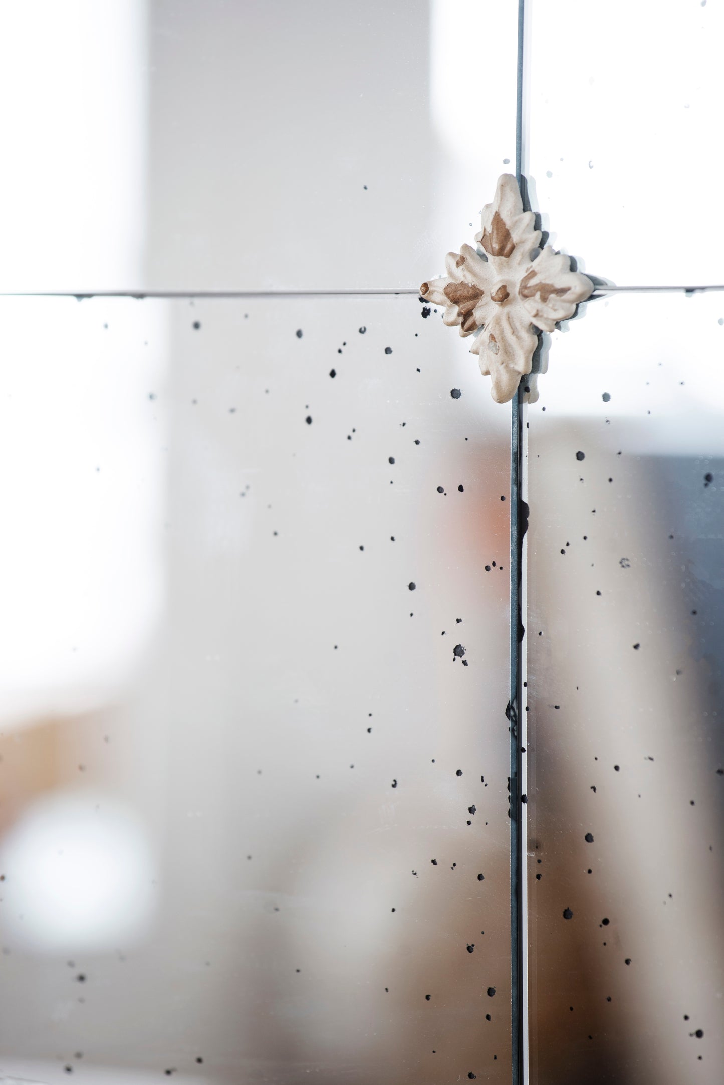 Elegant 22" x 48" Cream & Gold Arched Wall Mirror with Decorative Grid, Perfect for Living Room, Bathroom, or Entryway