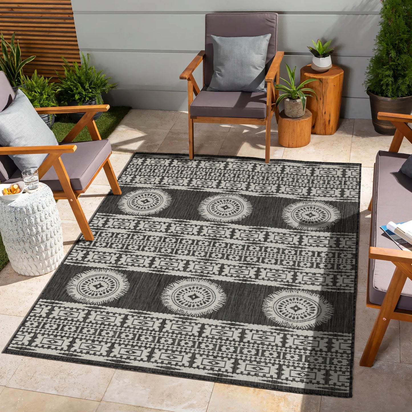 Indoor/Outdoor Area Rug, 2'7 x 7'3, Polypropylene, Stain-Resistant, Easy-Clean, Entryway/Patio, Anthracite