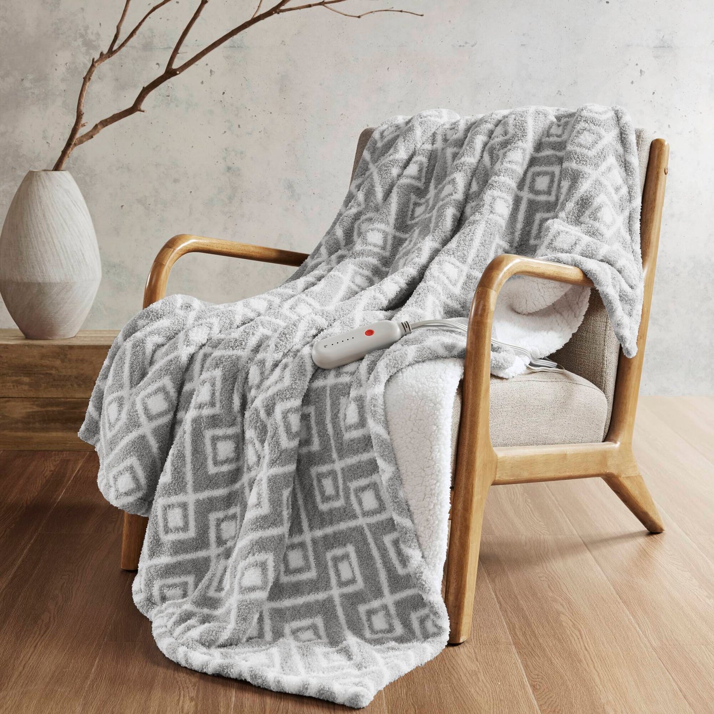 50x60 Heated Throw with Faux FeatherSoft, Reversible Sherpa, 5 Heat Settings, Auto Shutoff Grey Geo