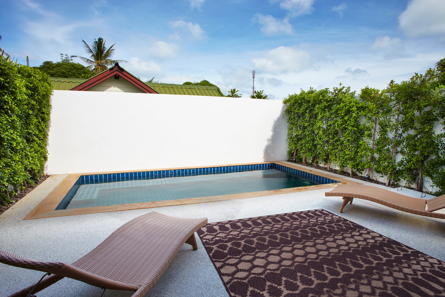 2' x 3' Rectangular Throw Rug, Polypropylene, Indoor/Outdoor, Geometric Textured High-Low, Purple