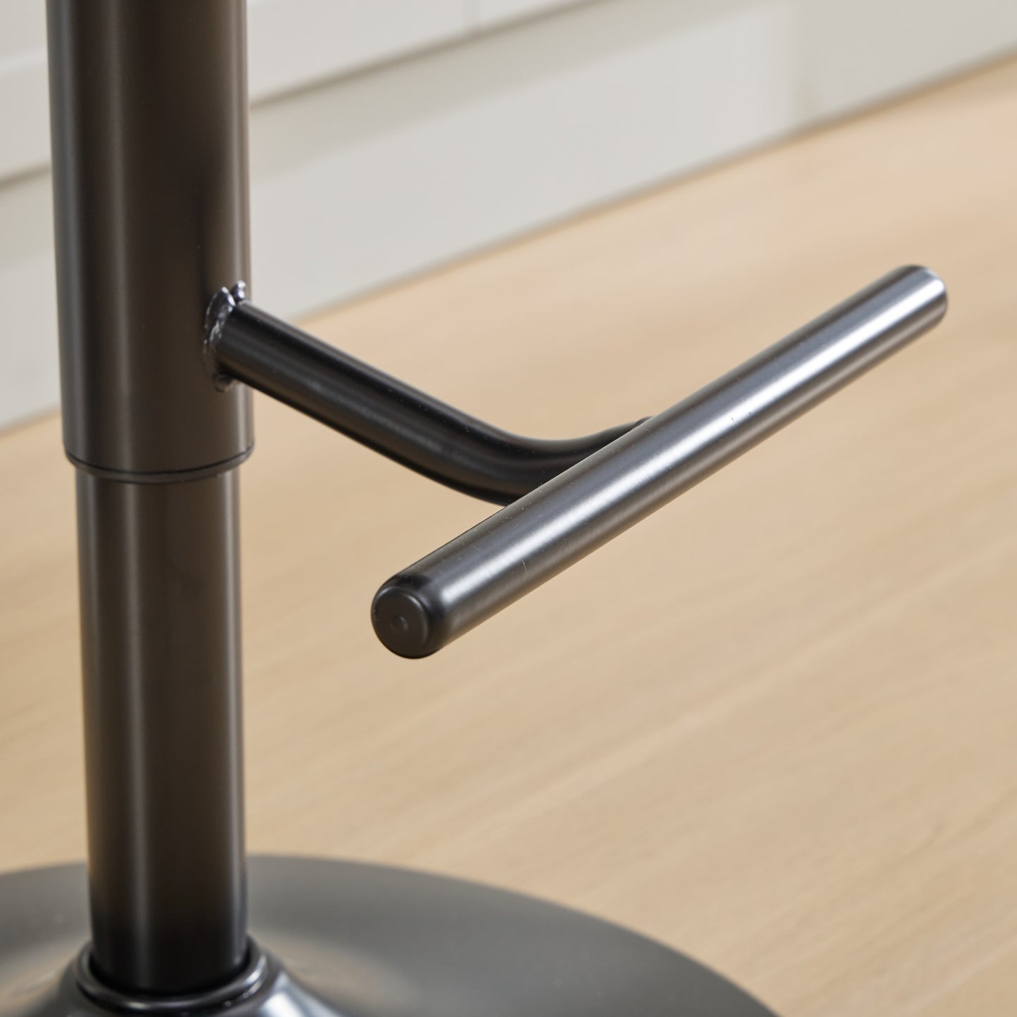 Orange Aged Retro PU Swivel Bar Stools Tufted Back