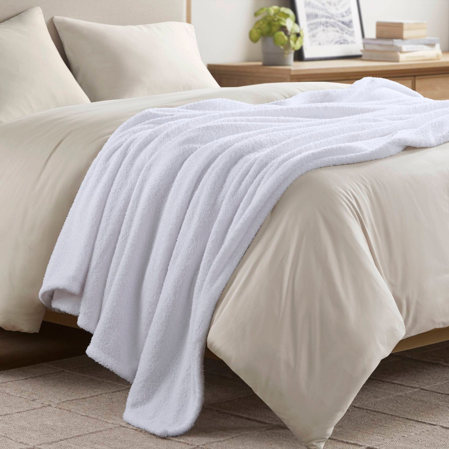 Full/Queen 90x90 Blanket, 100% Polyester FeatherSoft, All-Season, Machine Washable, OEKO-TEX, White
