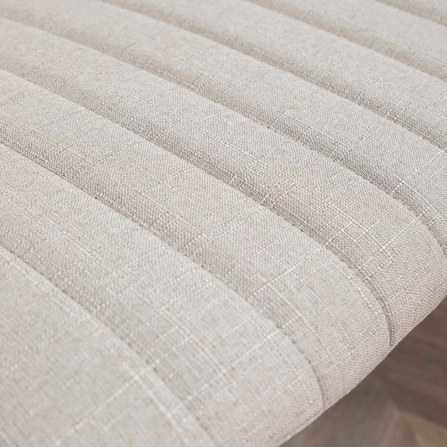 Contemporary Masar Swivel Office Chair with Adjustable Height