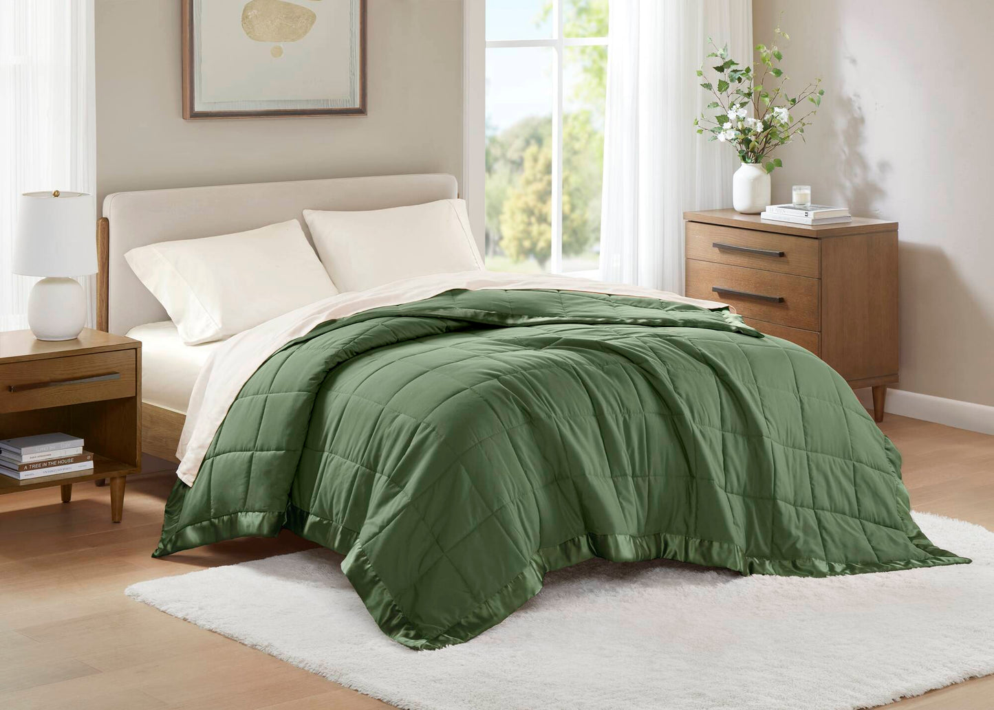 Twin-Size Lightweight Down-Alternative Blanket with Satin Trim 68x90 Hypoallergenic Machine Washable Green