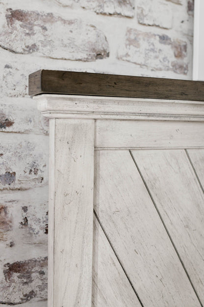 Bear Creek - Queen Sized Bed - Rustic Whitewash Finish