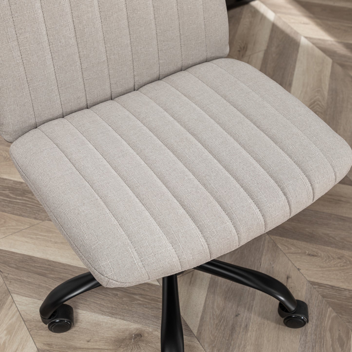 Contemporary Masar Swivel Office Chair with Adjustable Height