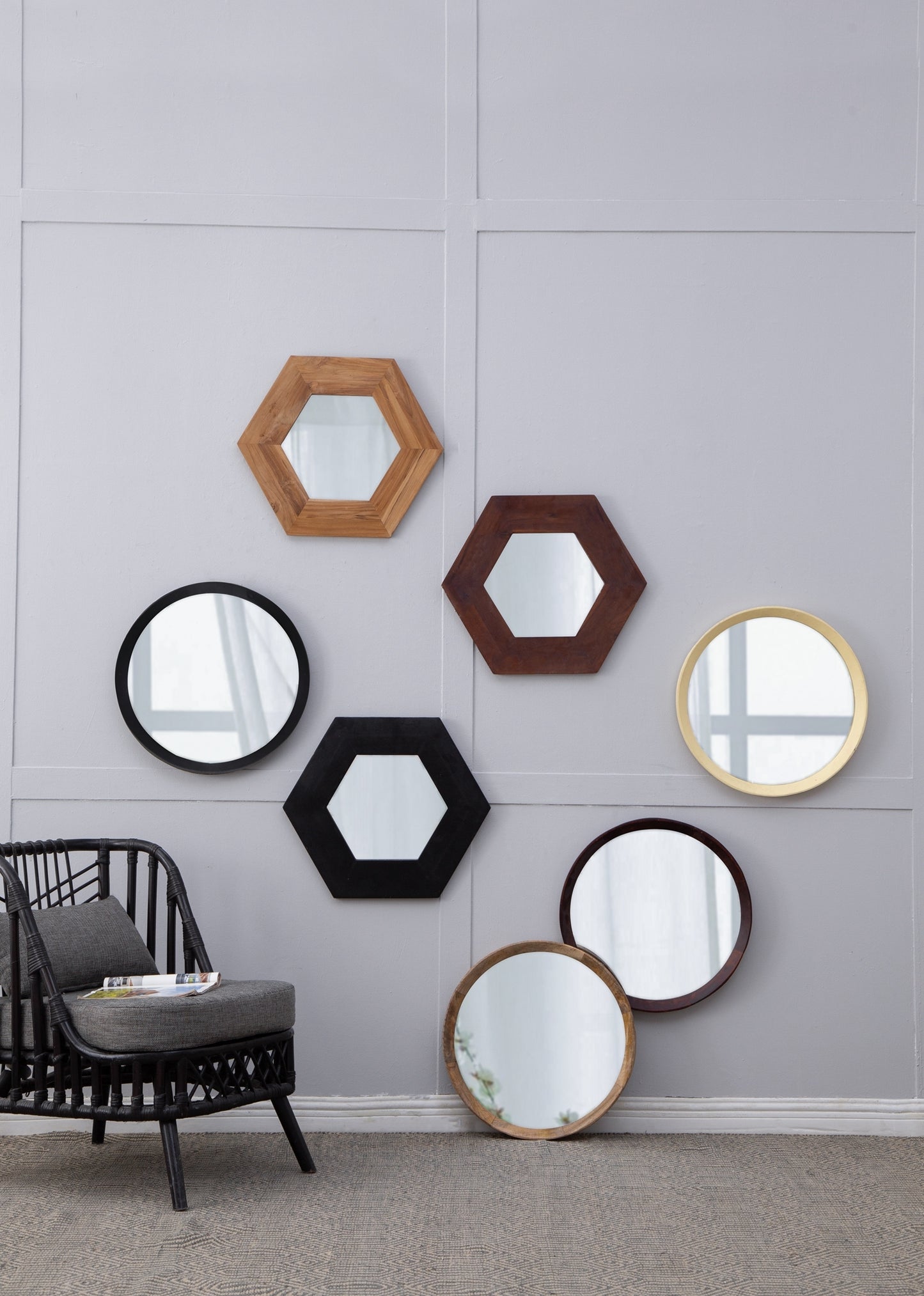 Round Transitional Mango Wood Wall Mirror - 20" Framed Accent for Bathroom and Entryway