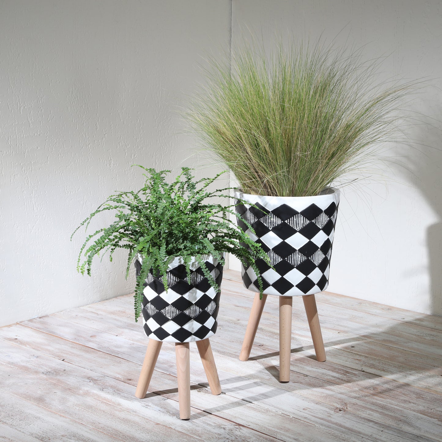 Set of 2 Diamond Planters with Wood Legs, 12x12x21in & 10x10x17in, Drainage Holes, Magnesia, Black