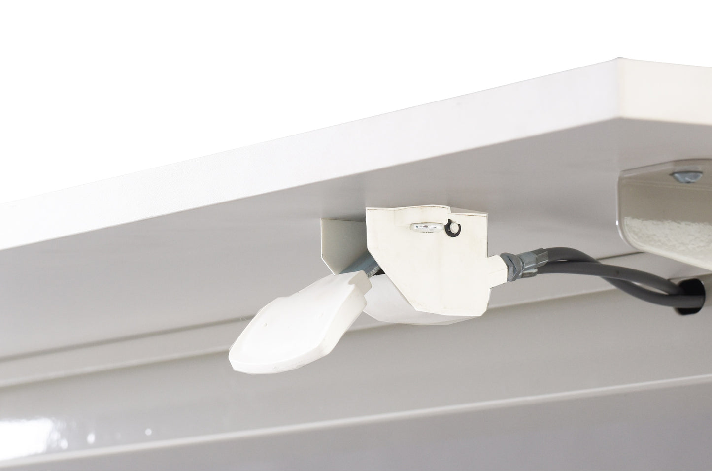 47" White Adjustable Standing Desk for Enhanced Productivity